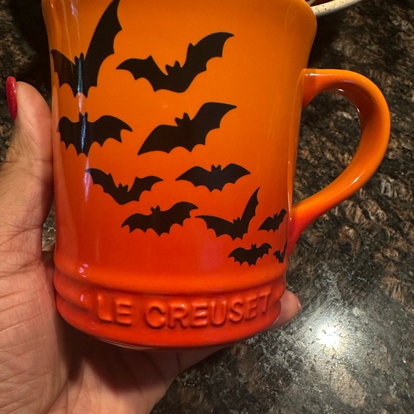 Le Creuset Orange and Red Bat Mugs - Picture 4 of 5